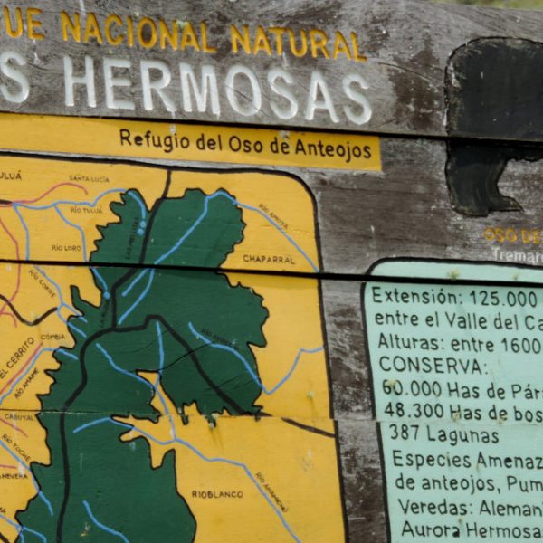 Señalización del PNN Las Hermosas en territorio de Chaparral Tolima